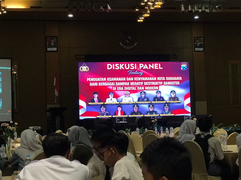 diskusi panel penguatan keamanan dan kenyamanan kota surabaya dari gangster (1)